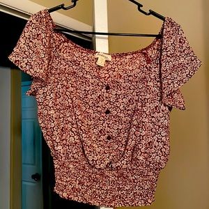 Monteau floral top, crop cut, flowy sleeves, square/sweetheart neckline, juniors